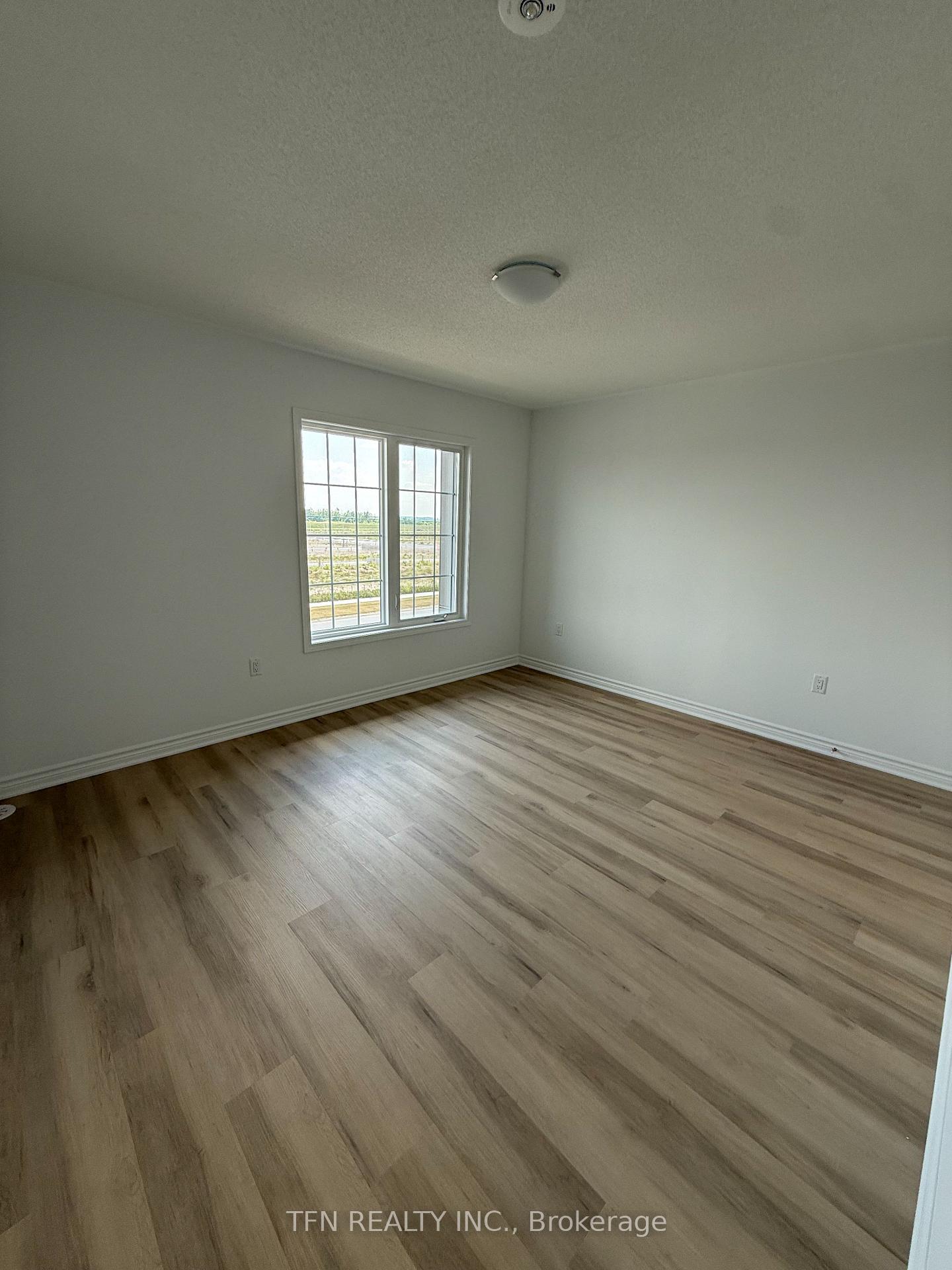 26 Pearen Lane N