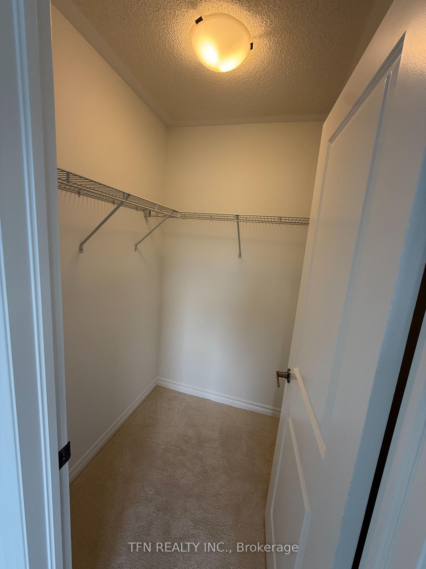 26 Pearen Lane N