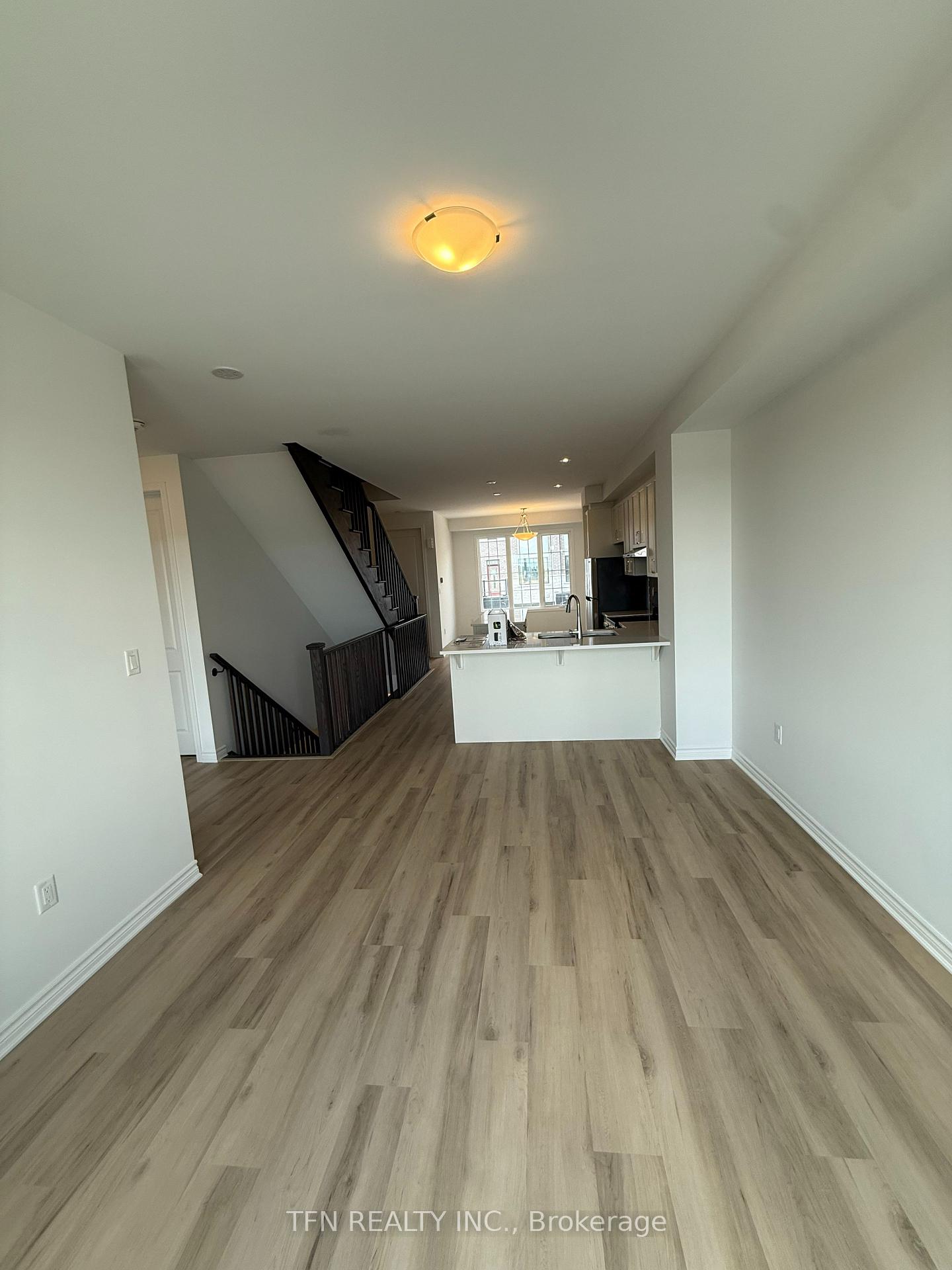 26 Pearen Lane N