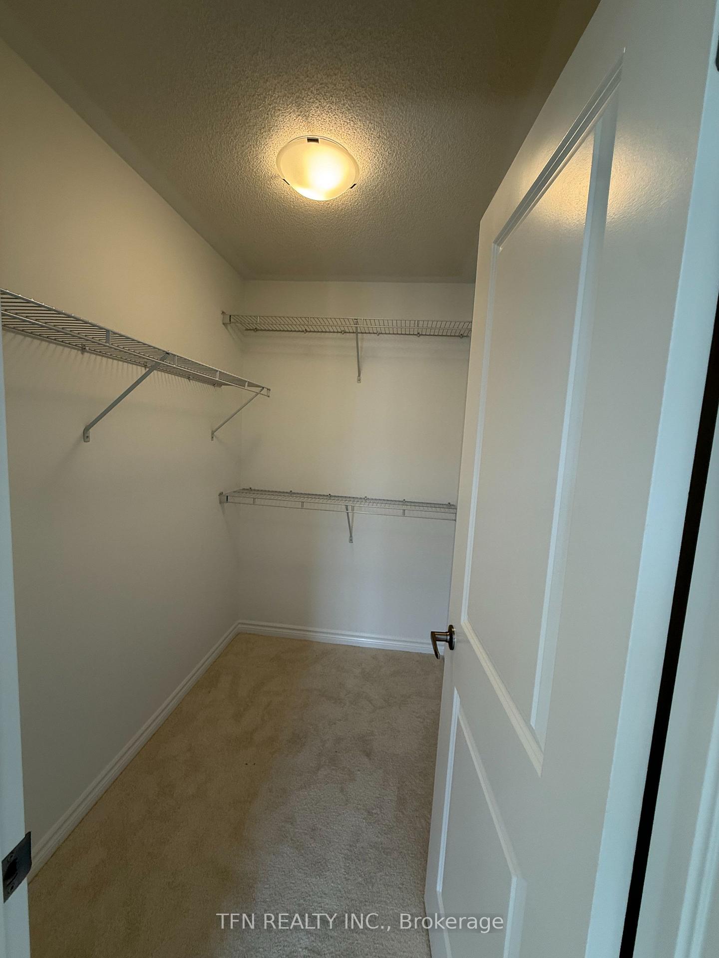 26 Pearen Lane N