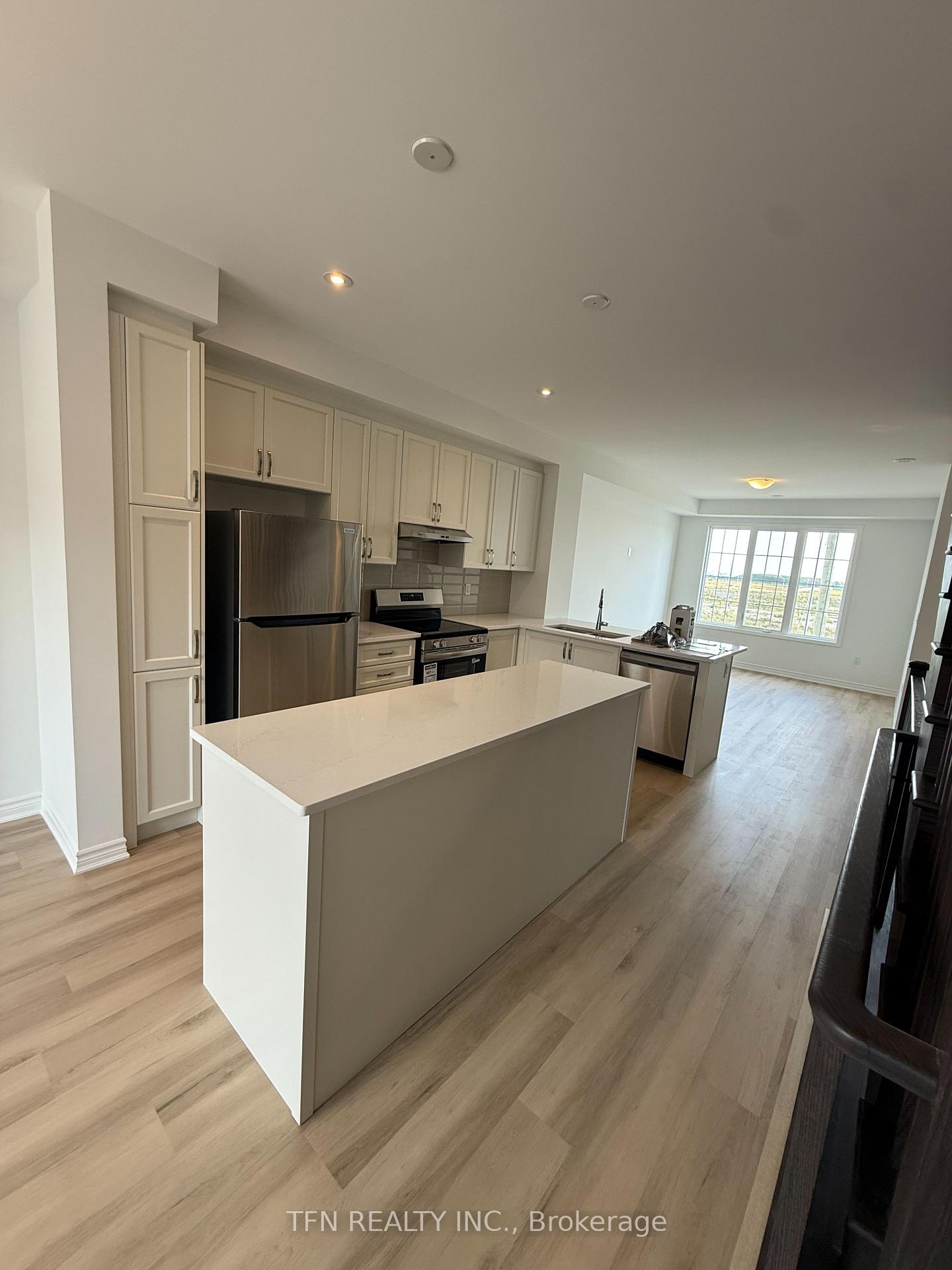 26 Pearen Lane N