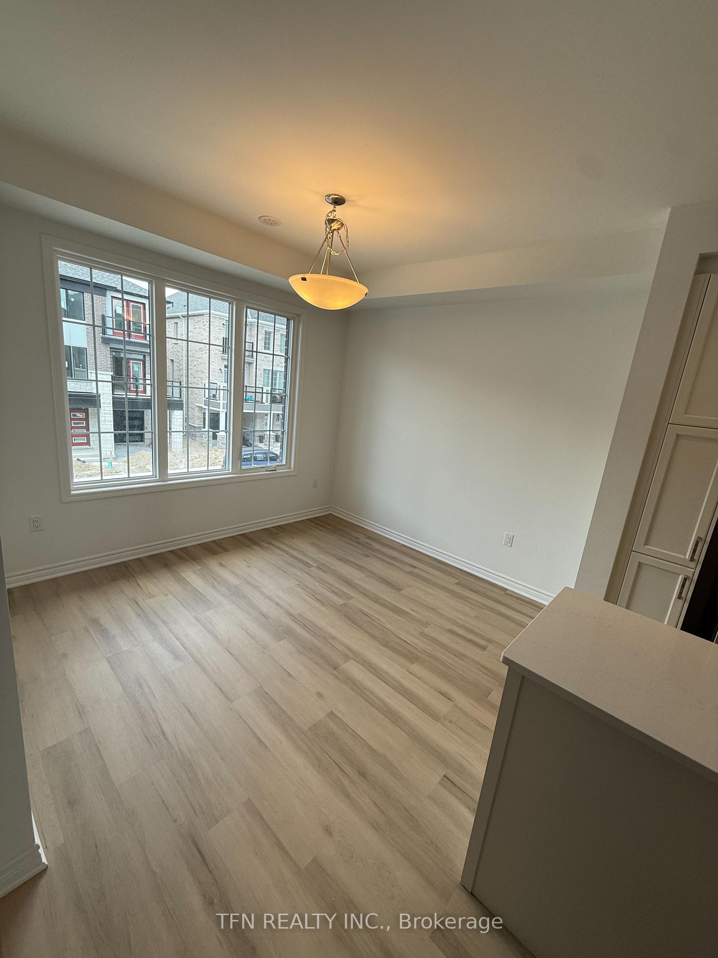 26 Pearen Lane N