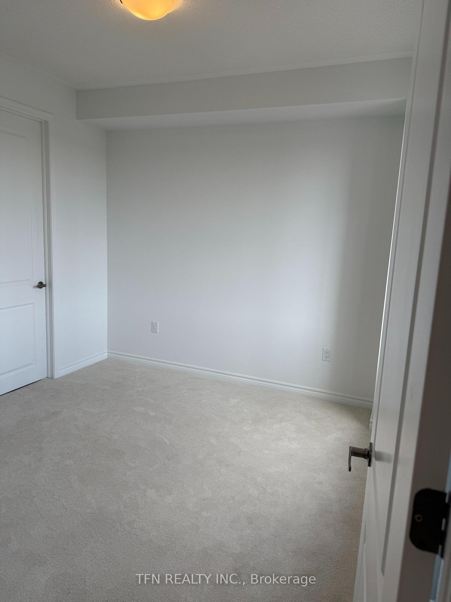 26 Pearen Lane N