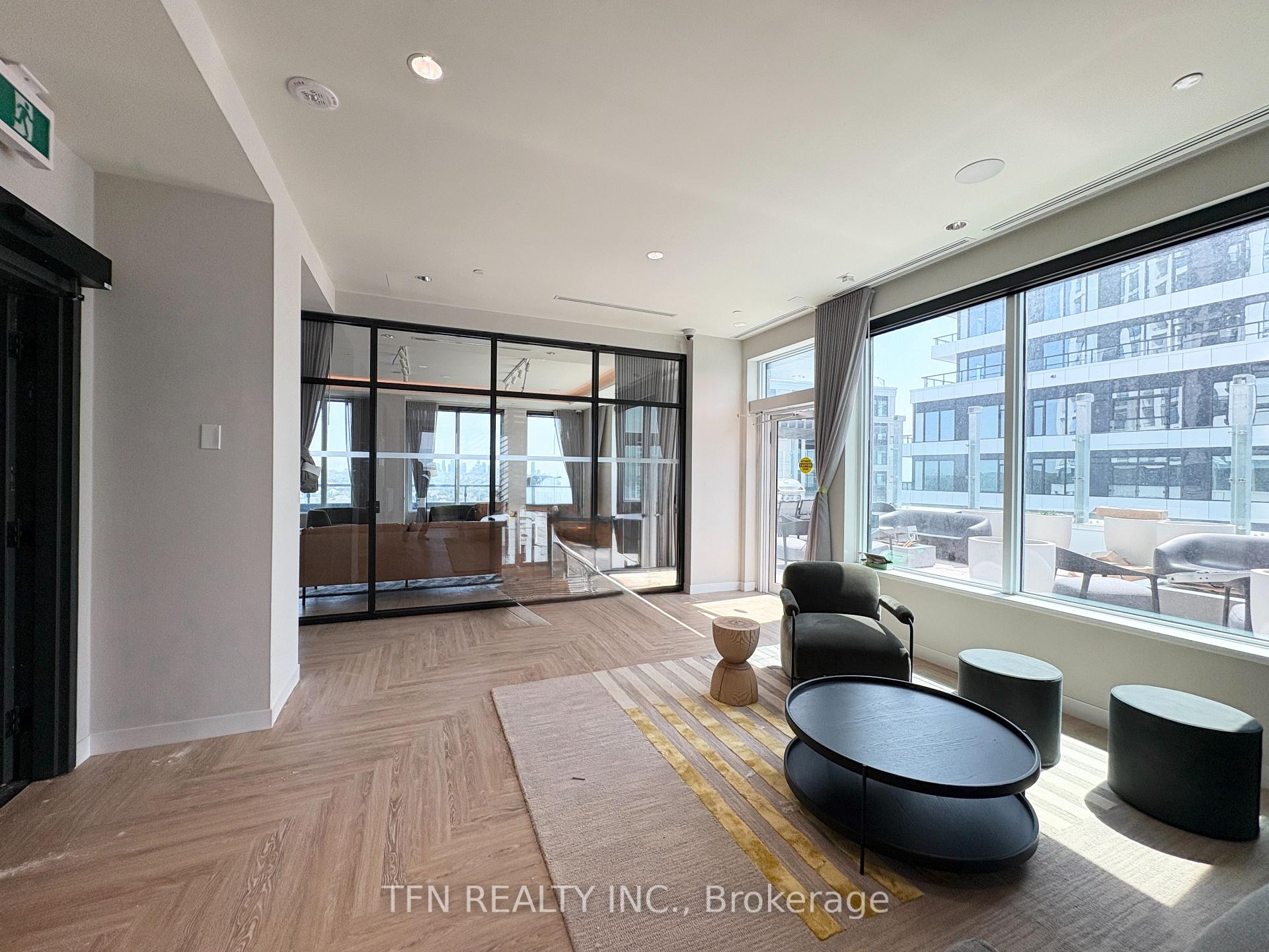 2495 Eglinton Avenue W 1703