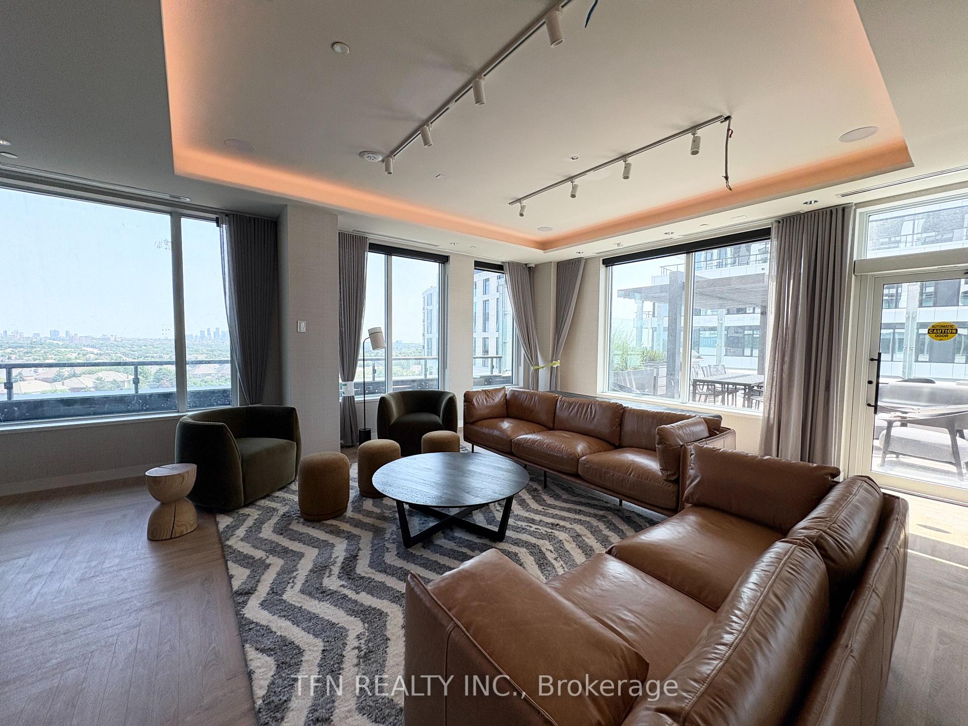 2495 Eglinton Avenue W 1703