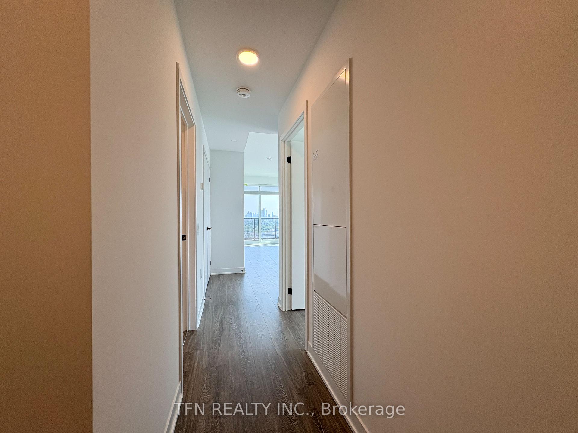 2495 Eglinton Avenue W 1703