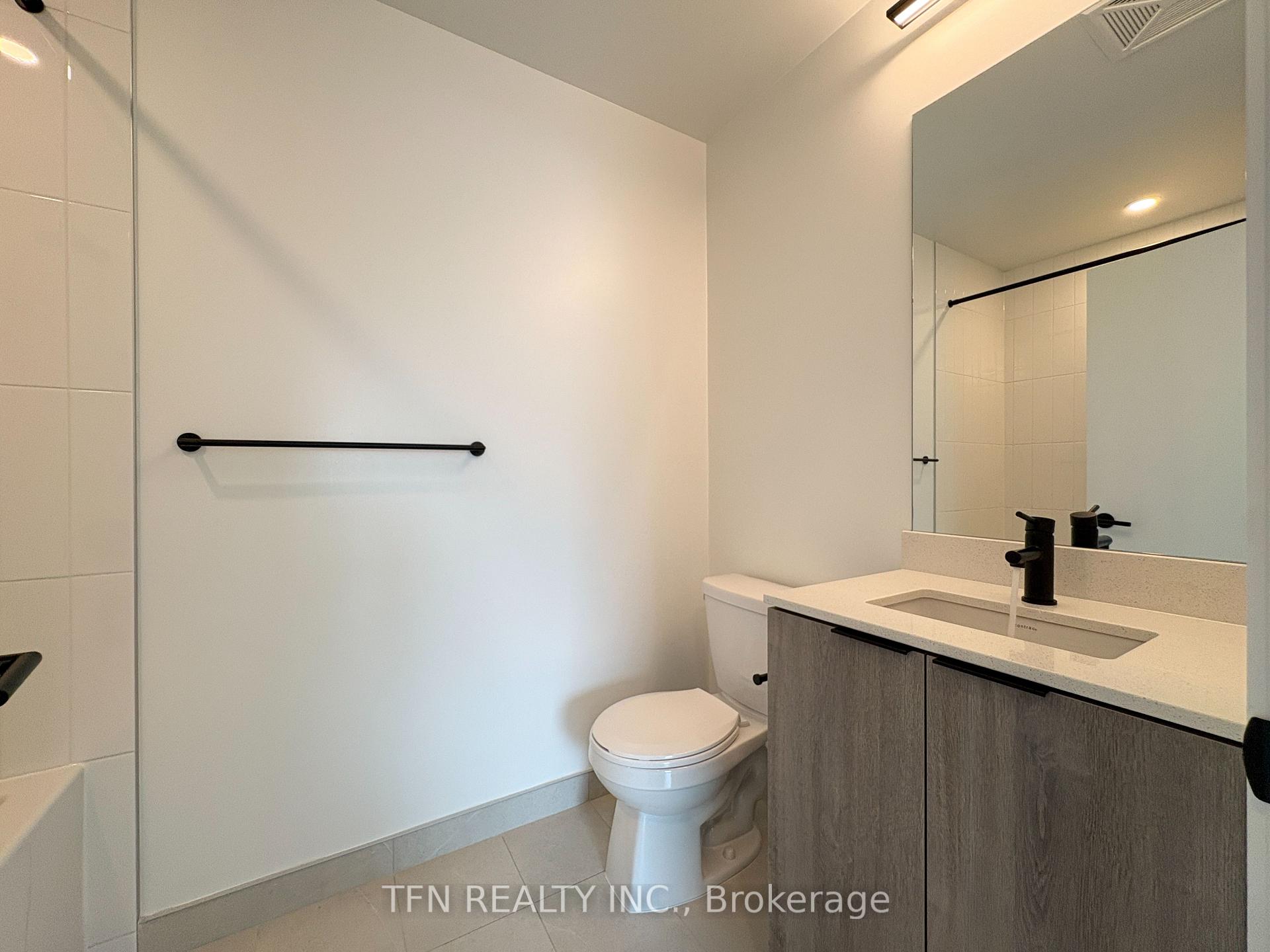 2495 Eglinton Avenue W 1703
