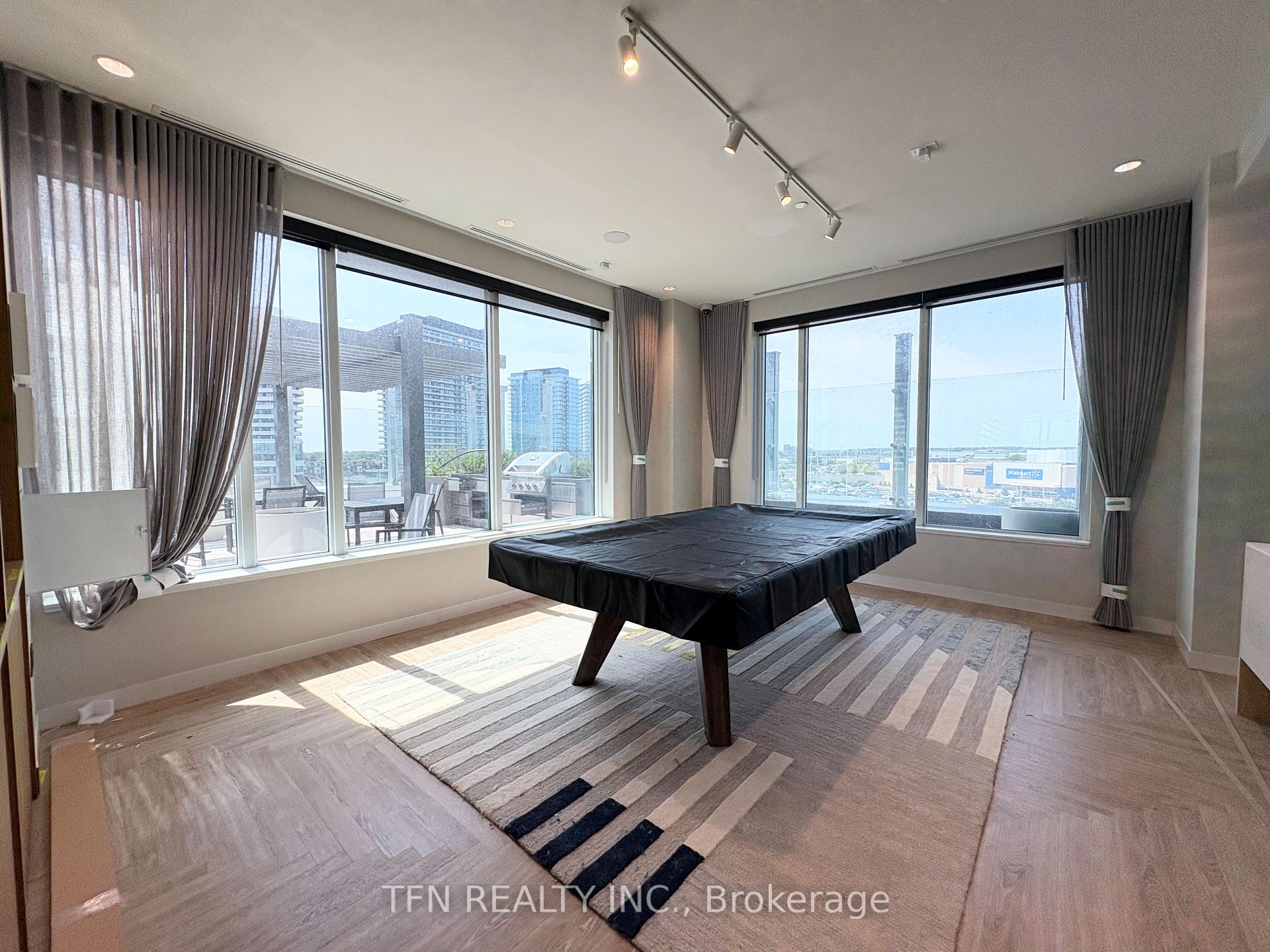 2495 Eglinton Avenue W 1703