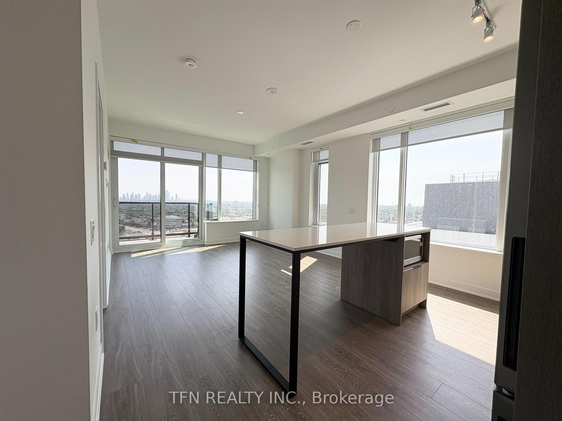 2495 Eglinton Avenue W 1703