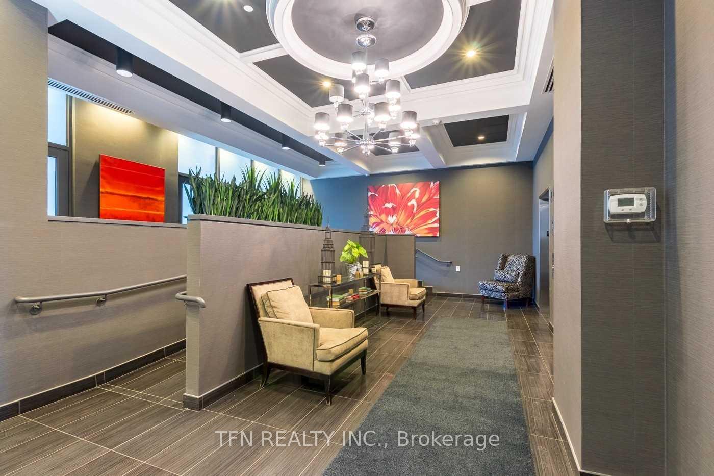 3563 Lake Shore Boulevard W 411