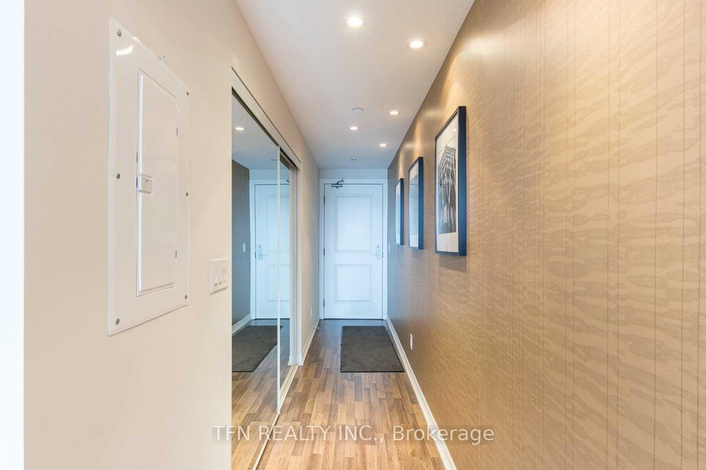 3563 Lake Shore Boulevard W 411