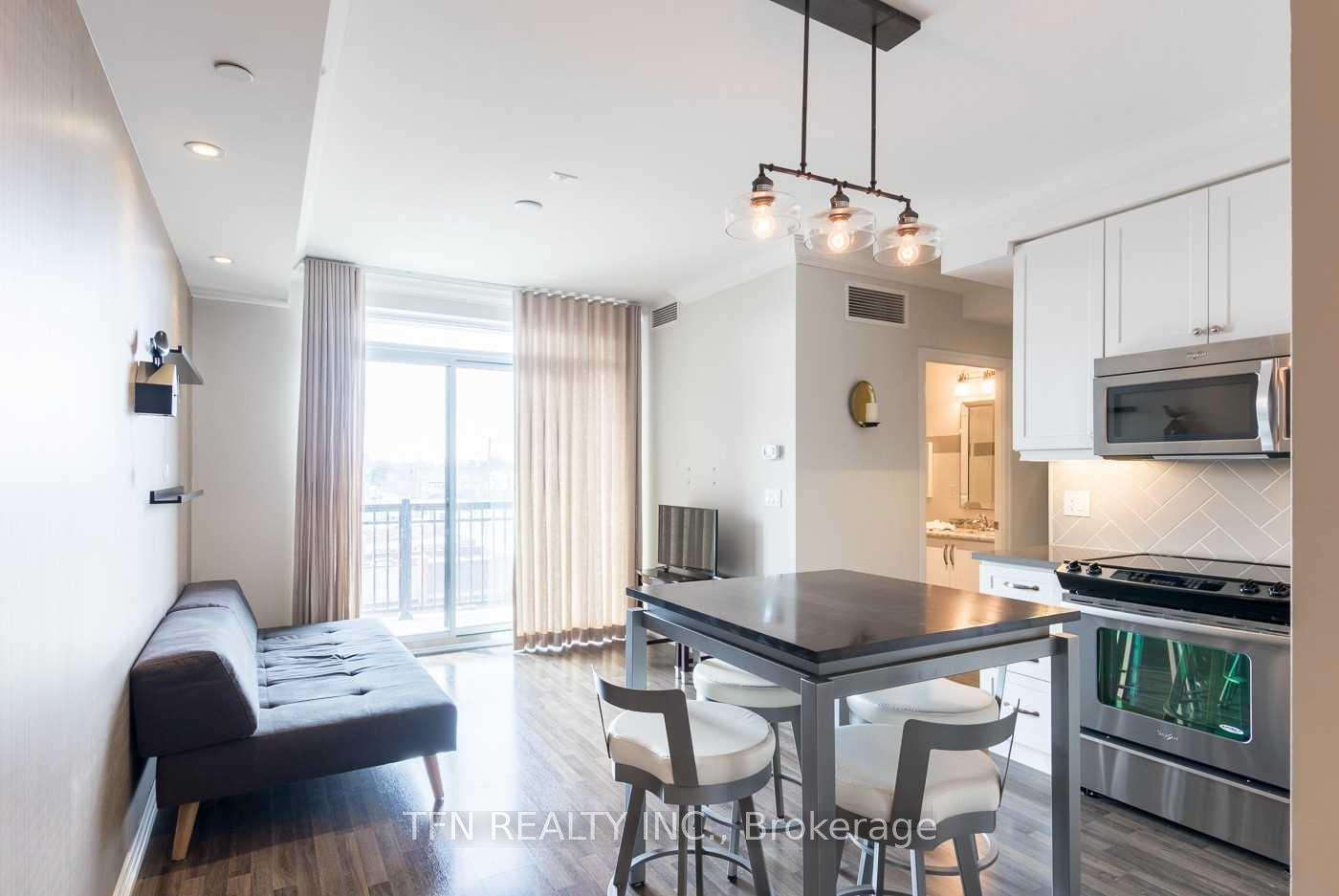 3563 Lake Shore Boulevard W 411