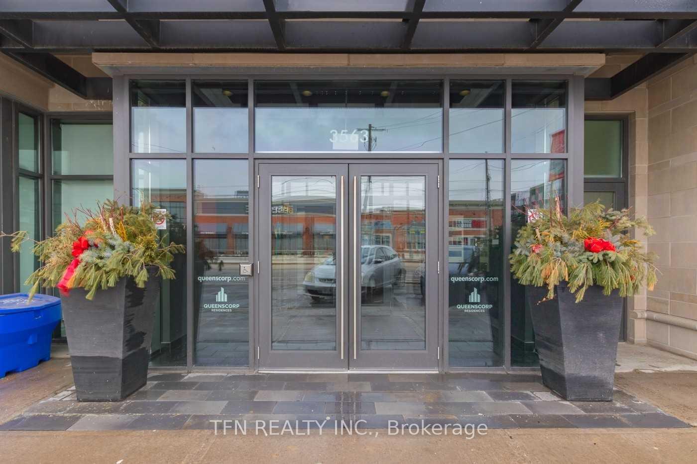 3563 Lake Shore Boulevard W 411