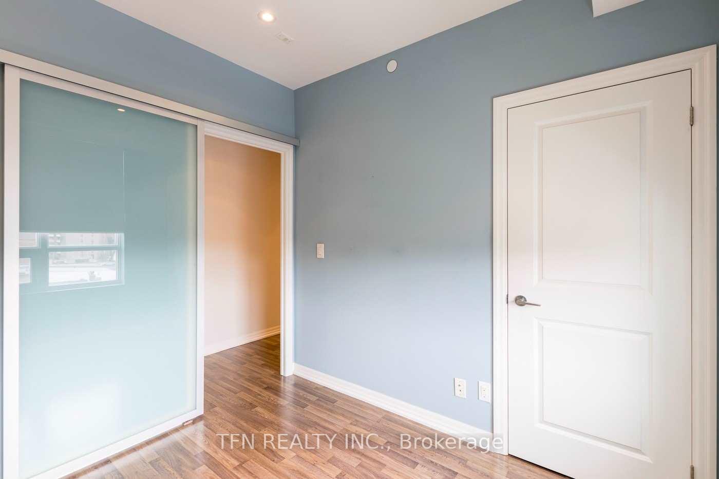 3563 Lake Shore Boulevard W 411