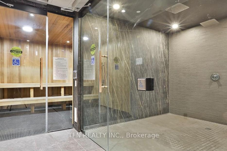 251 Manitoba Street 1807