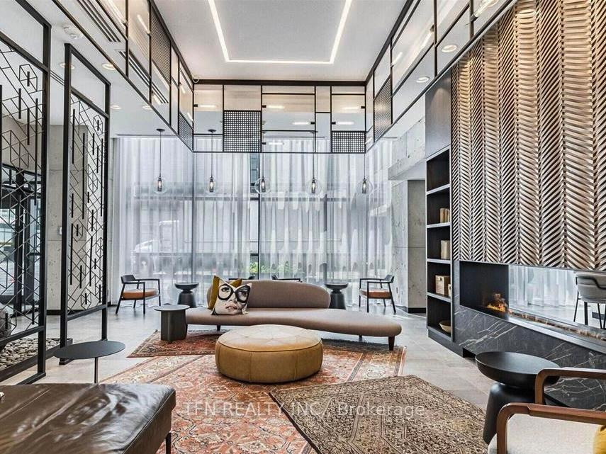 251 Manitoba Street 1807