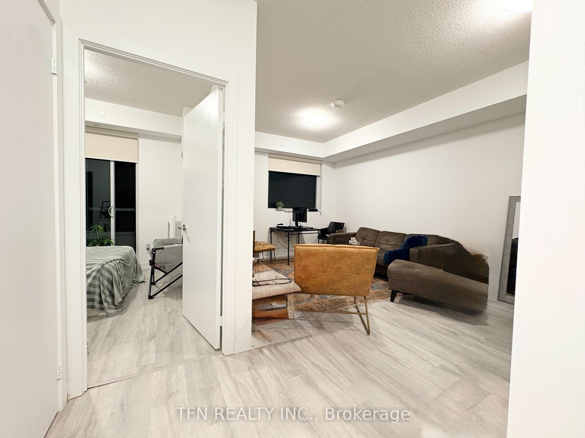 251 Manitoba Street 1807