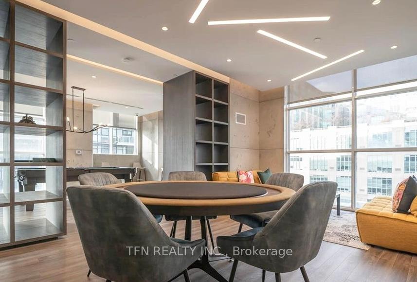 251 Manitoba Street 1807