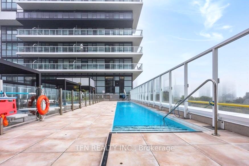 251 Manitoba Street #1807