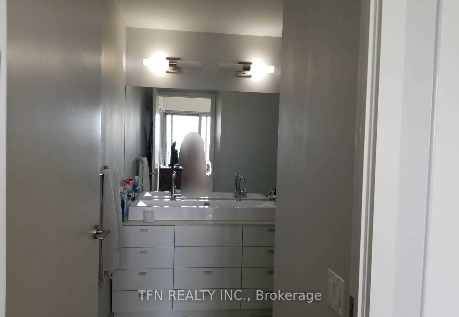 105 The Queensway Avenue 1005