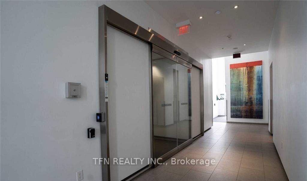 105 The Queensway Avenue 1005