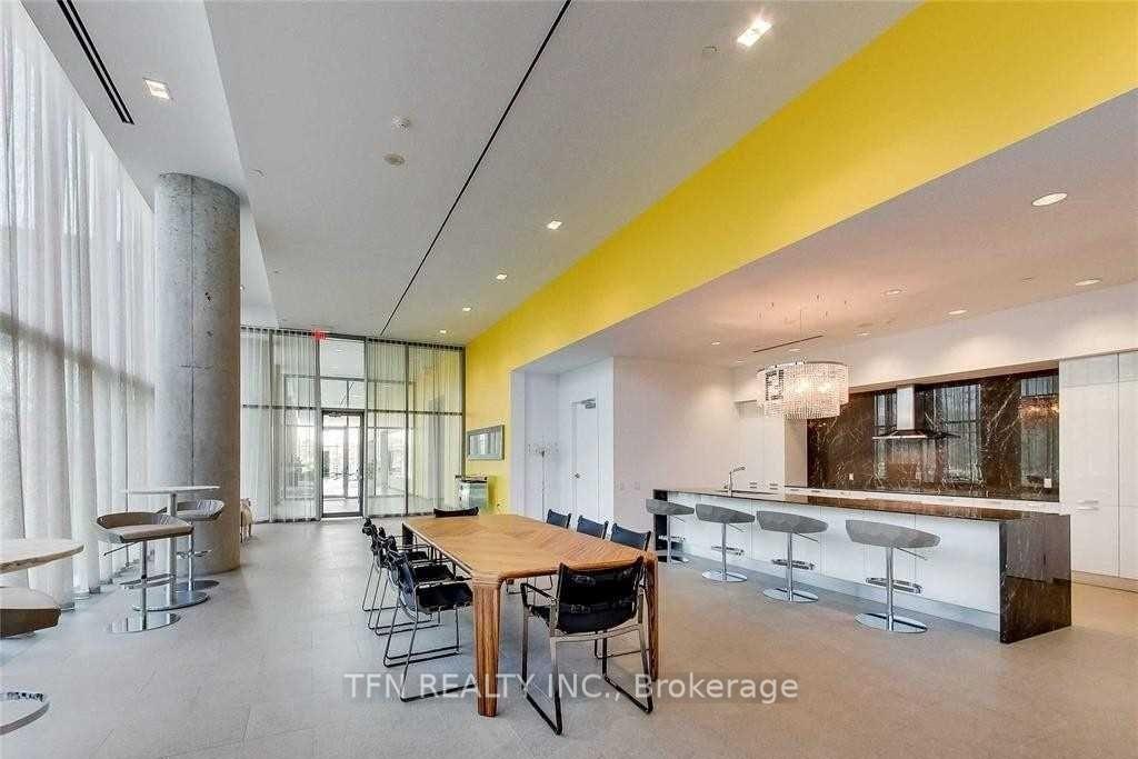 105 The Queensway Avenue 1005