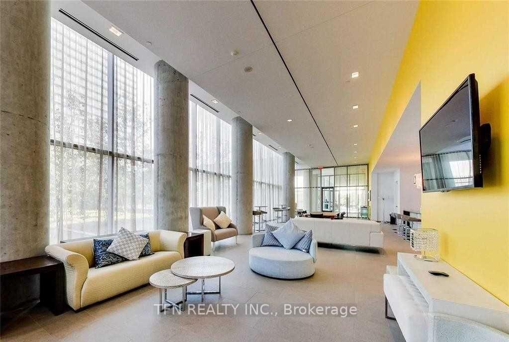 105 The Queensway Avenue 1005