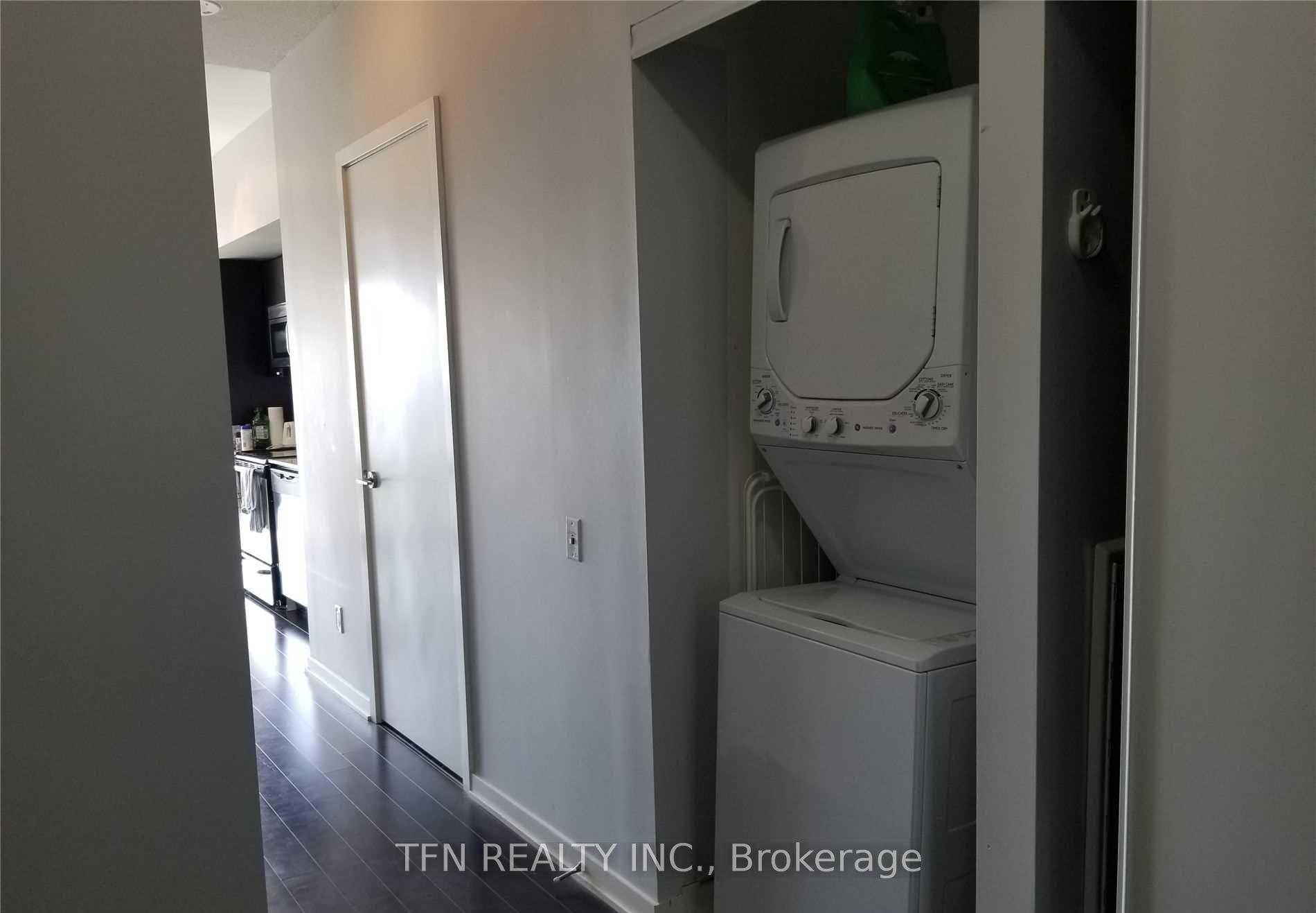 105 The Queensway Avenue 1005