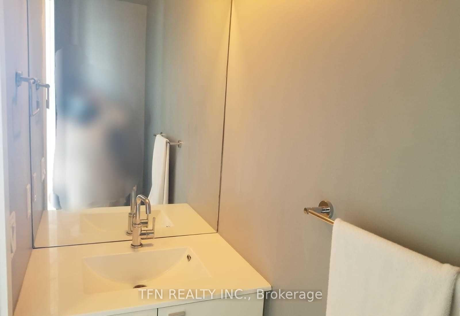 105 The Queensway Avenue 1005