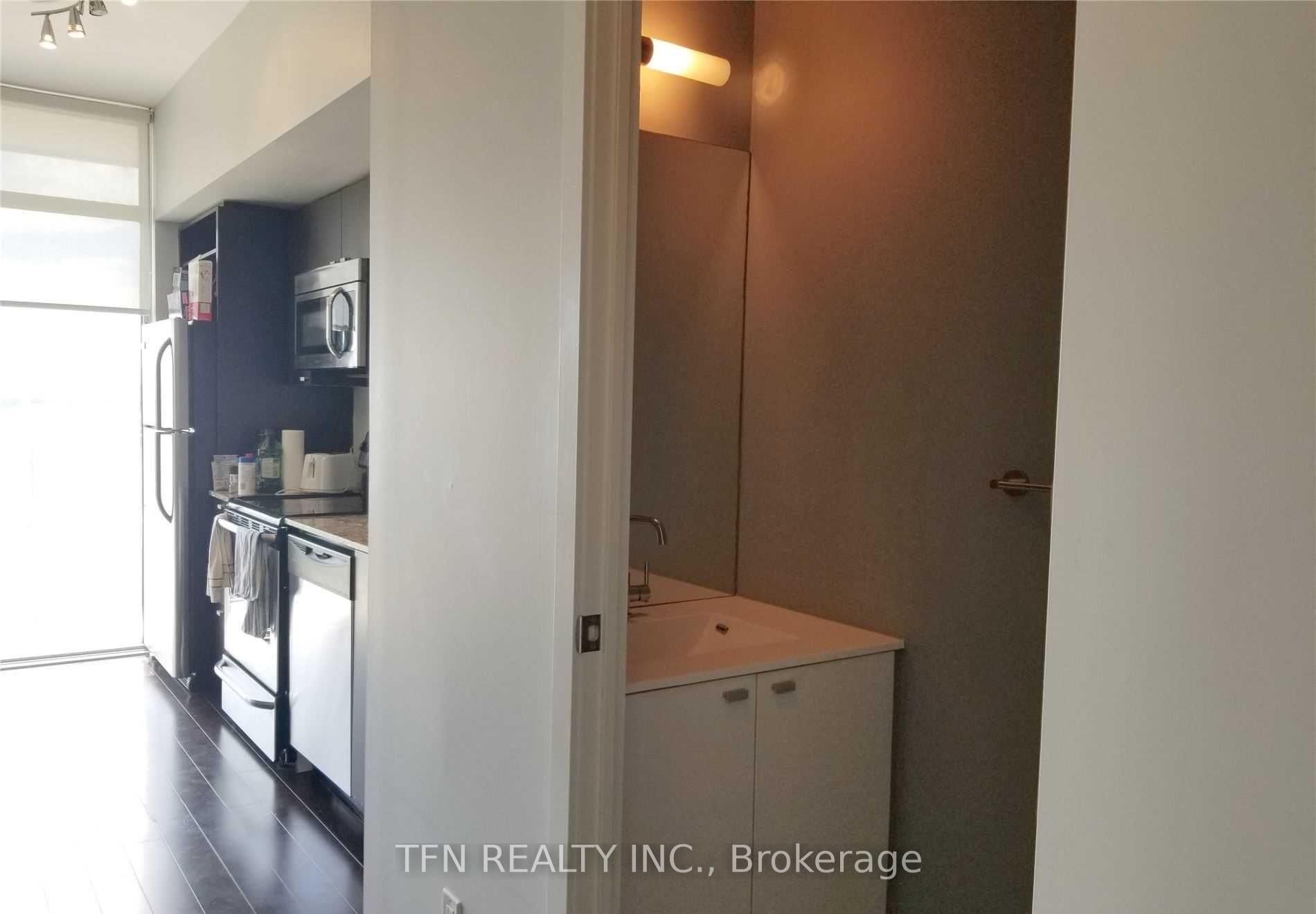 105 The Queensway Avenue 1005