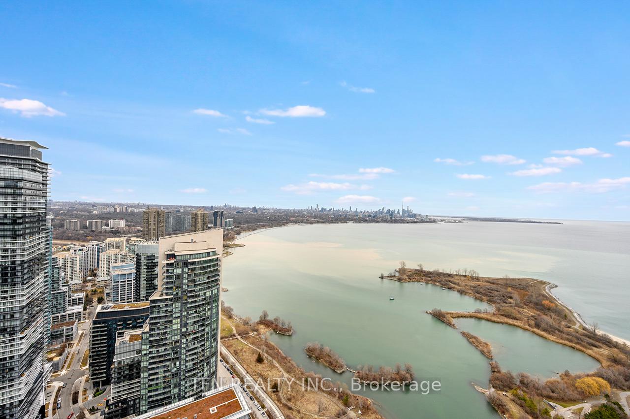 20 Shore Breeze Drive 4703