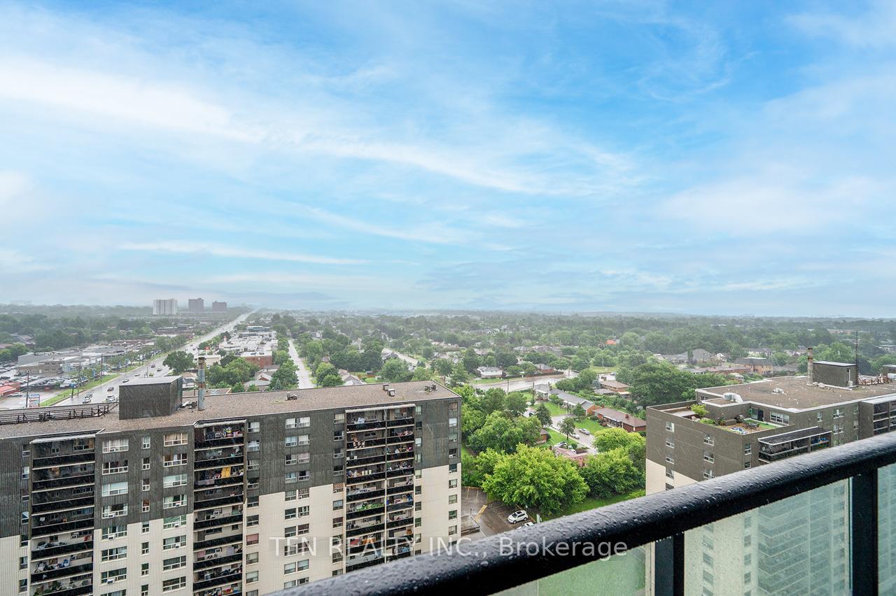 86 Dundas Street E 1611