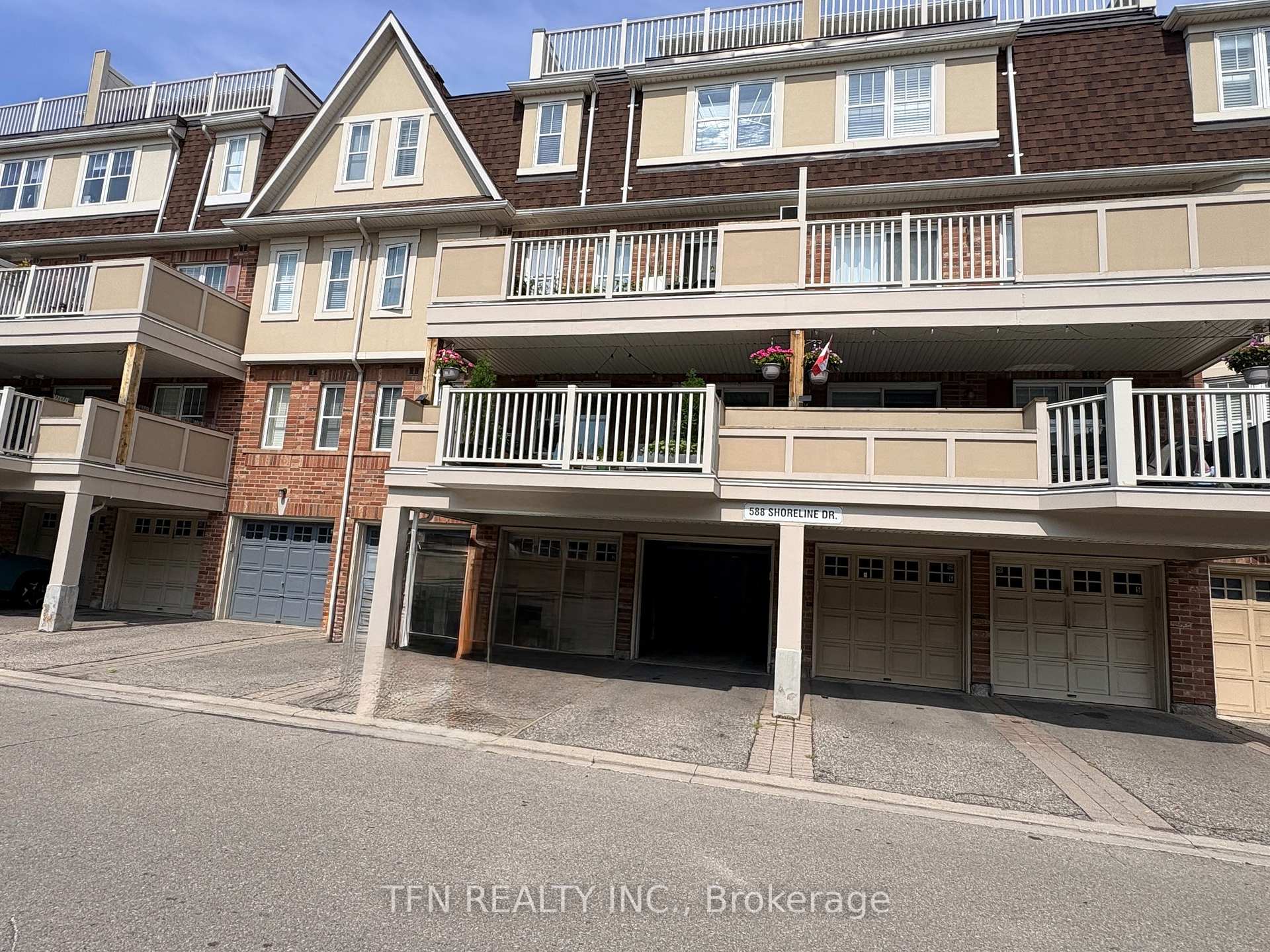 588 Shoreline Drive 3