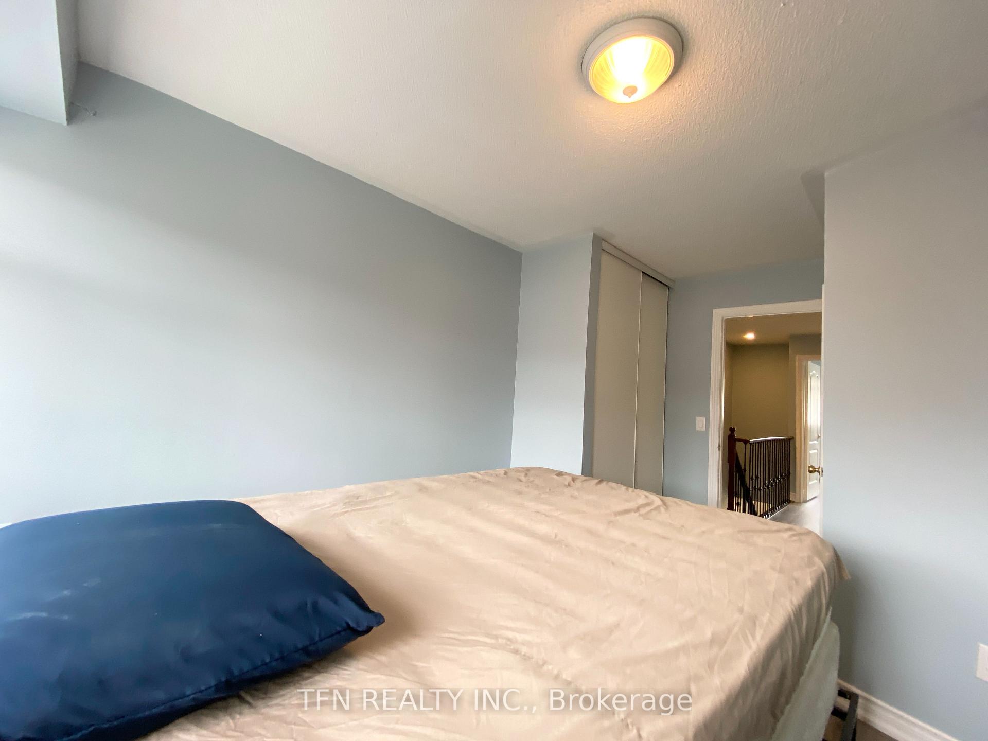 3020 Cedarglen Gate 42