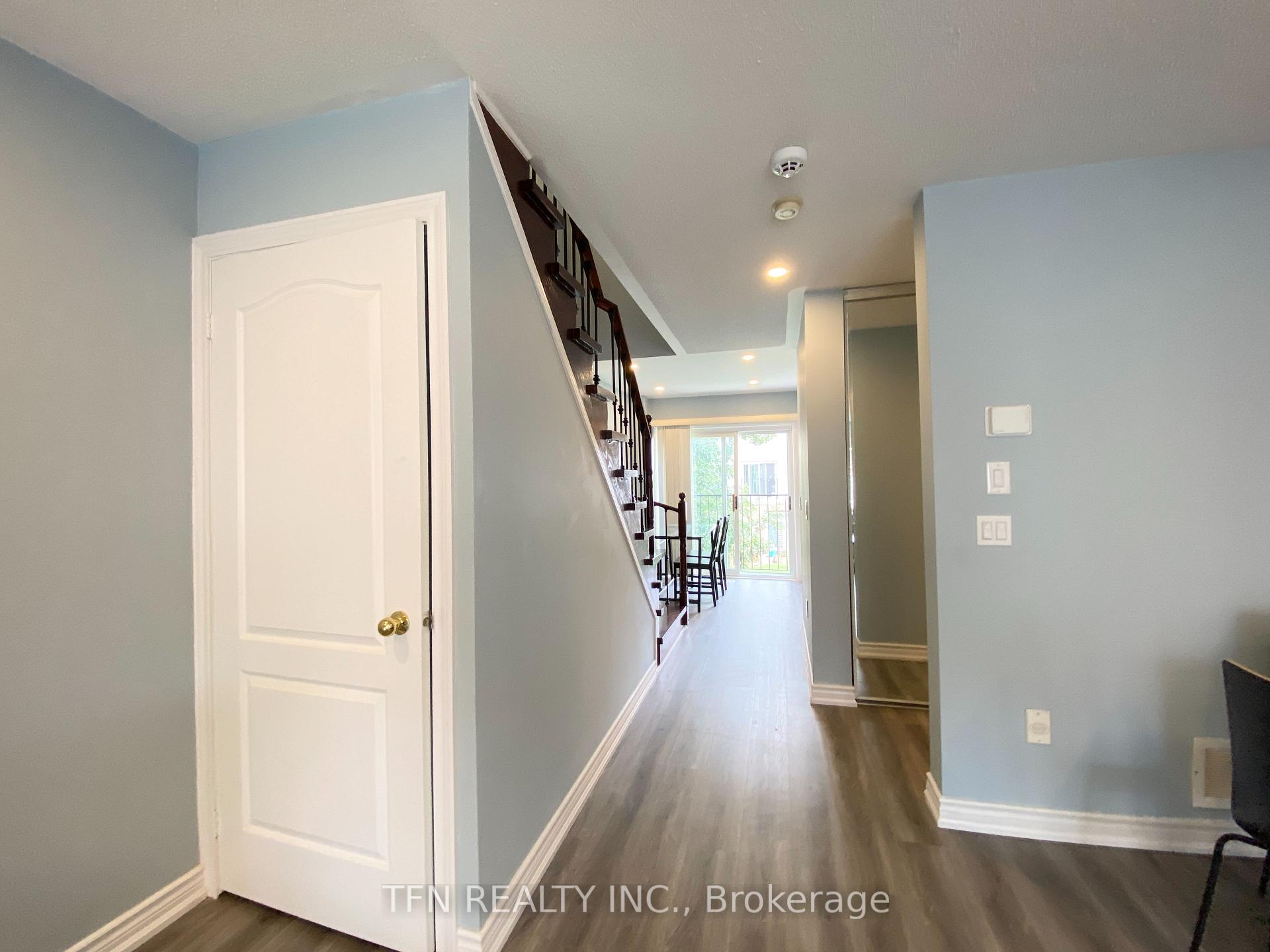 3020 Cedarglen Gate 42