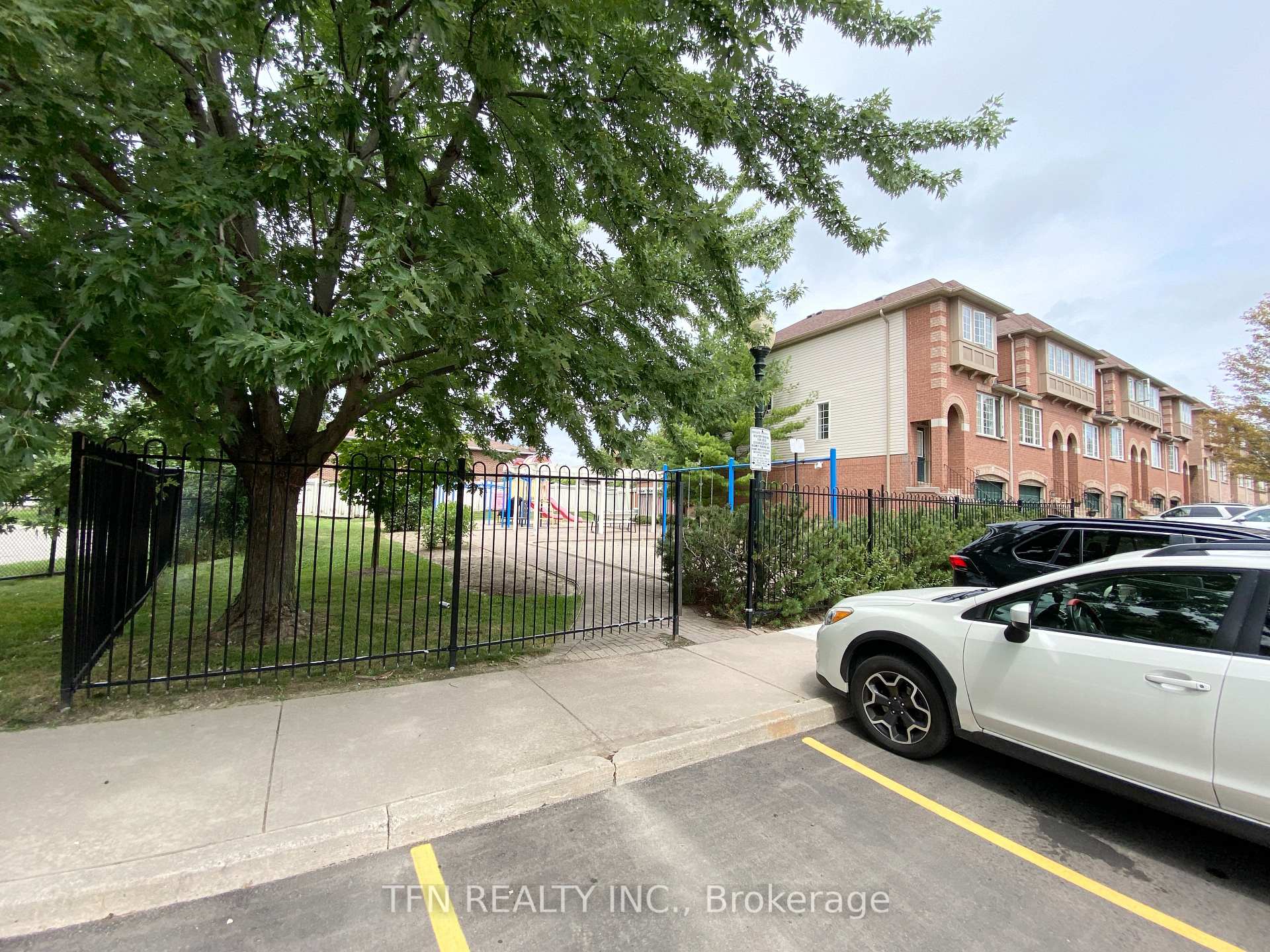 3020 Cedarglen Gate 42