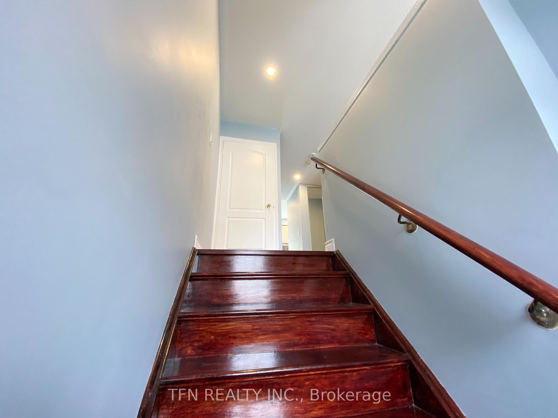 3020 Cedarglen Gate 42