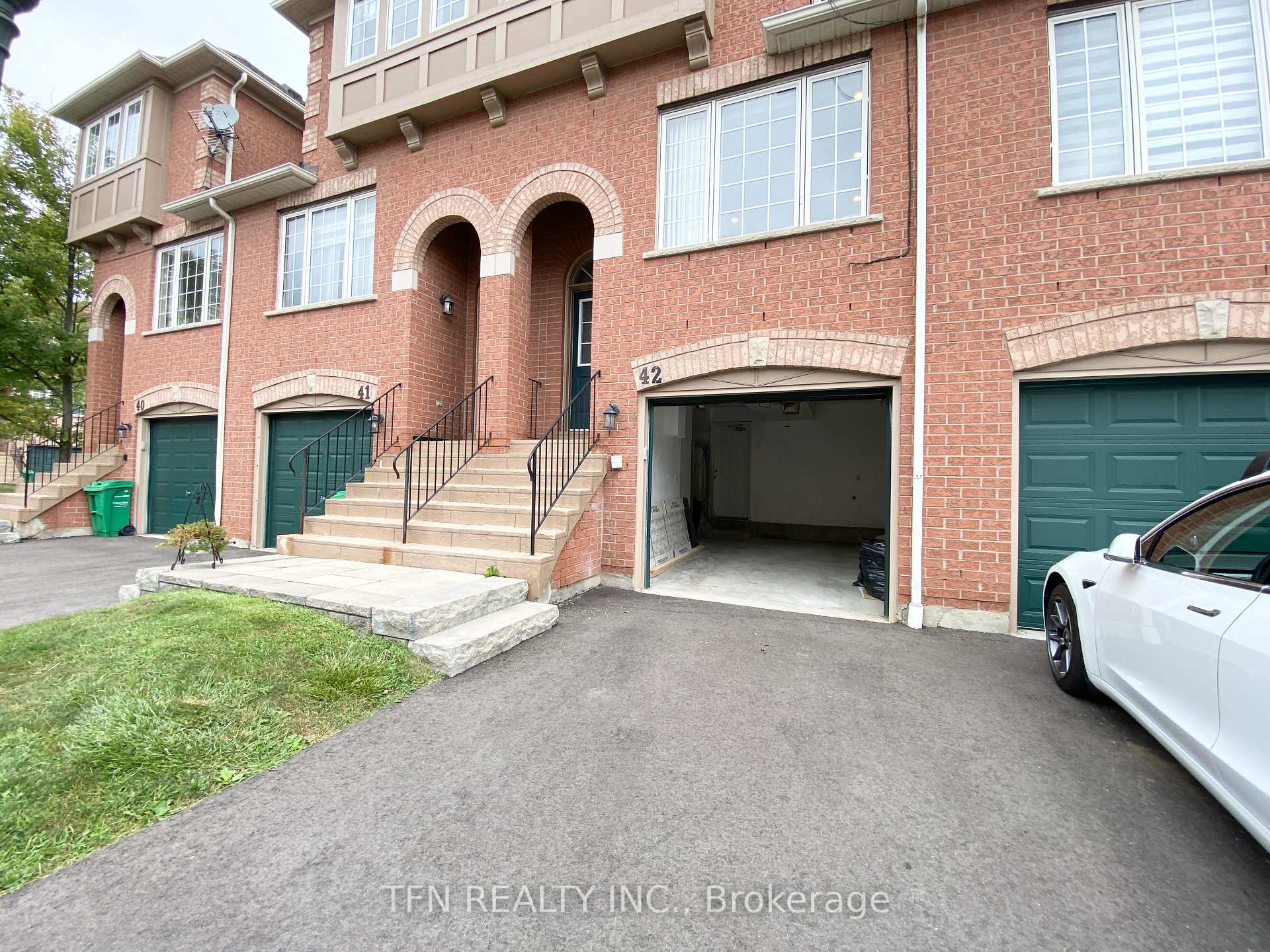 3020 Cedarglen Gate 42