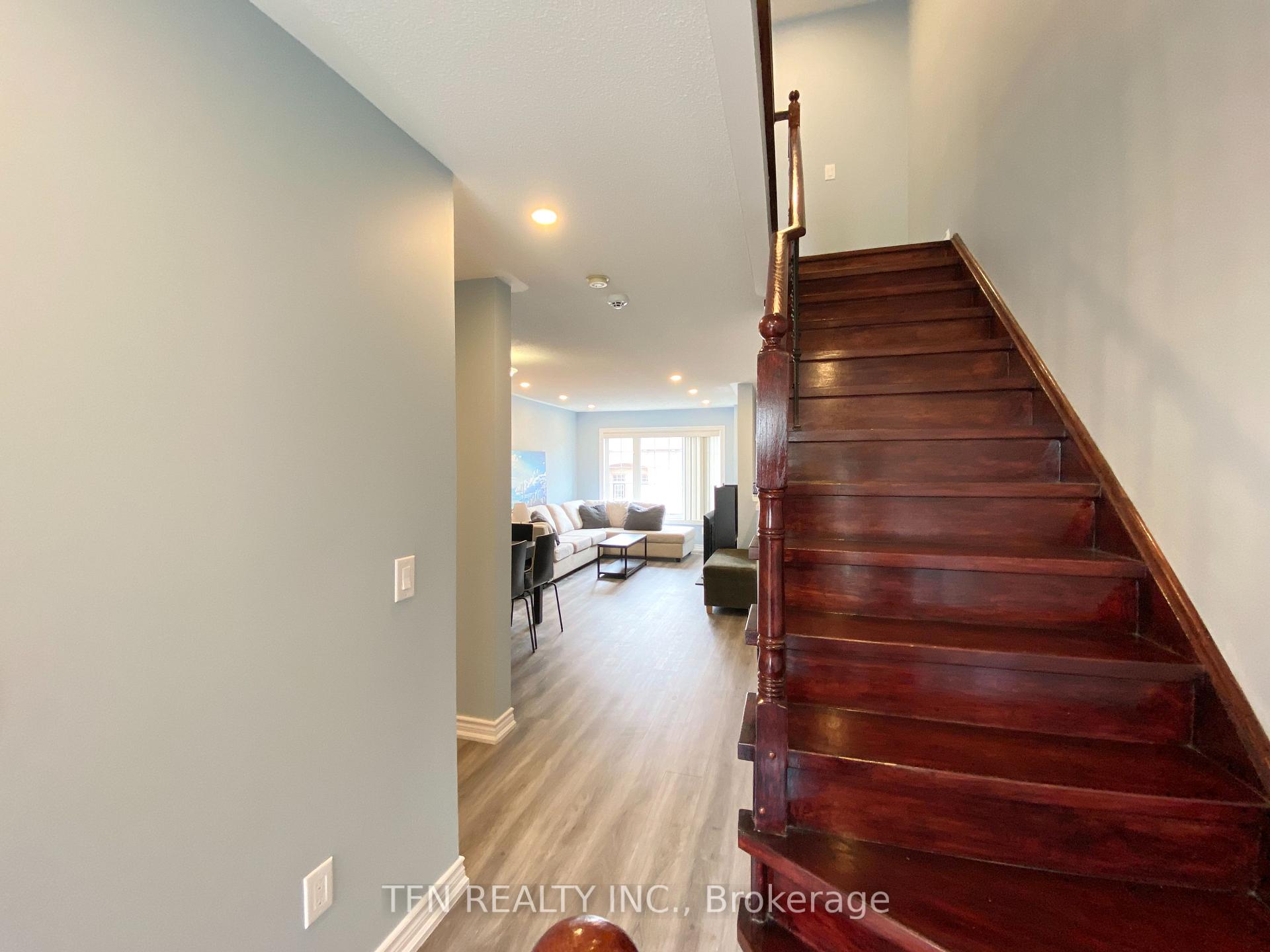 3020 Cedarglen Gate 42