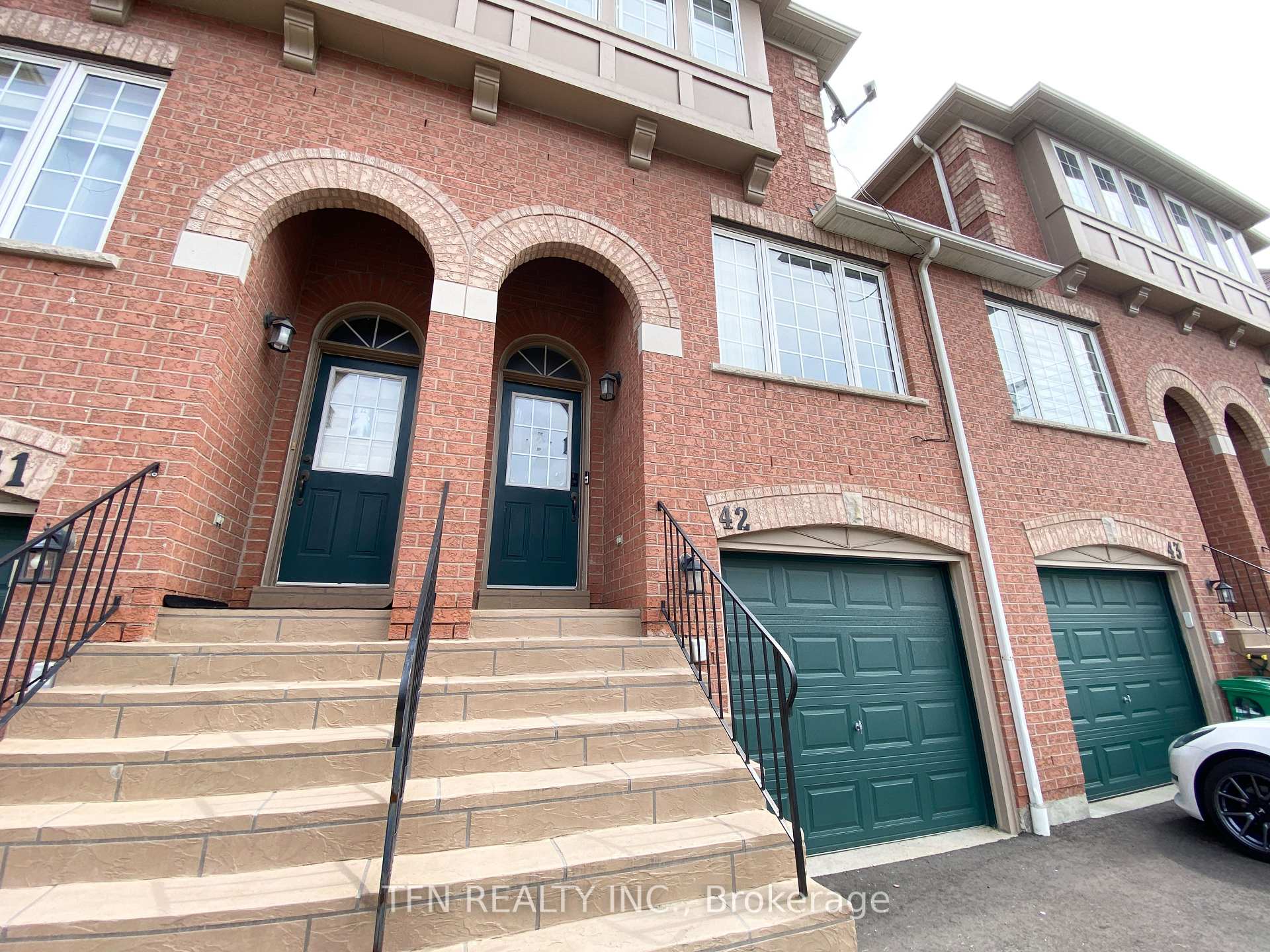 3020 Cedarglen Gate 42