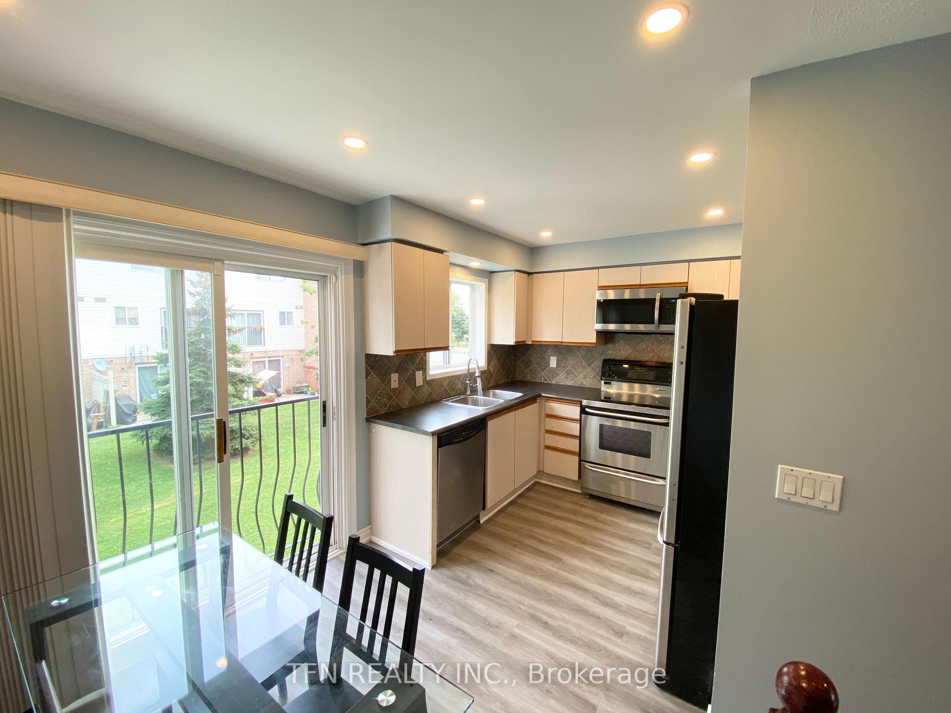 3020 Cedarglen Gate 42