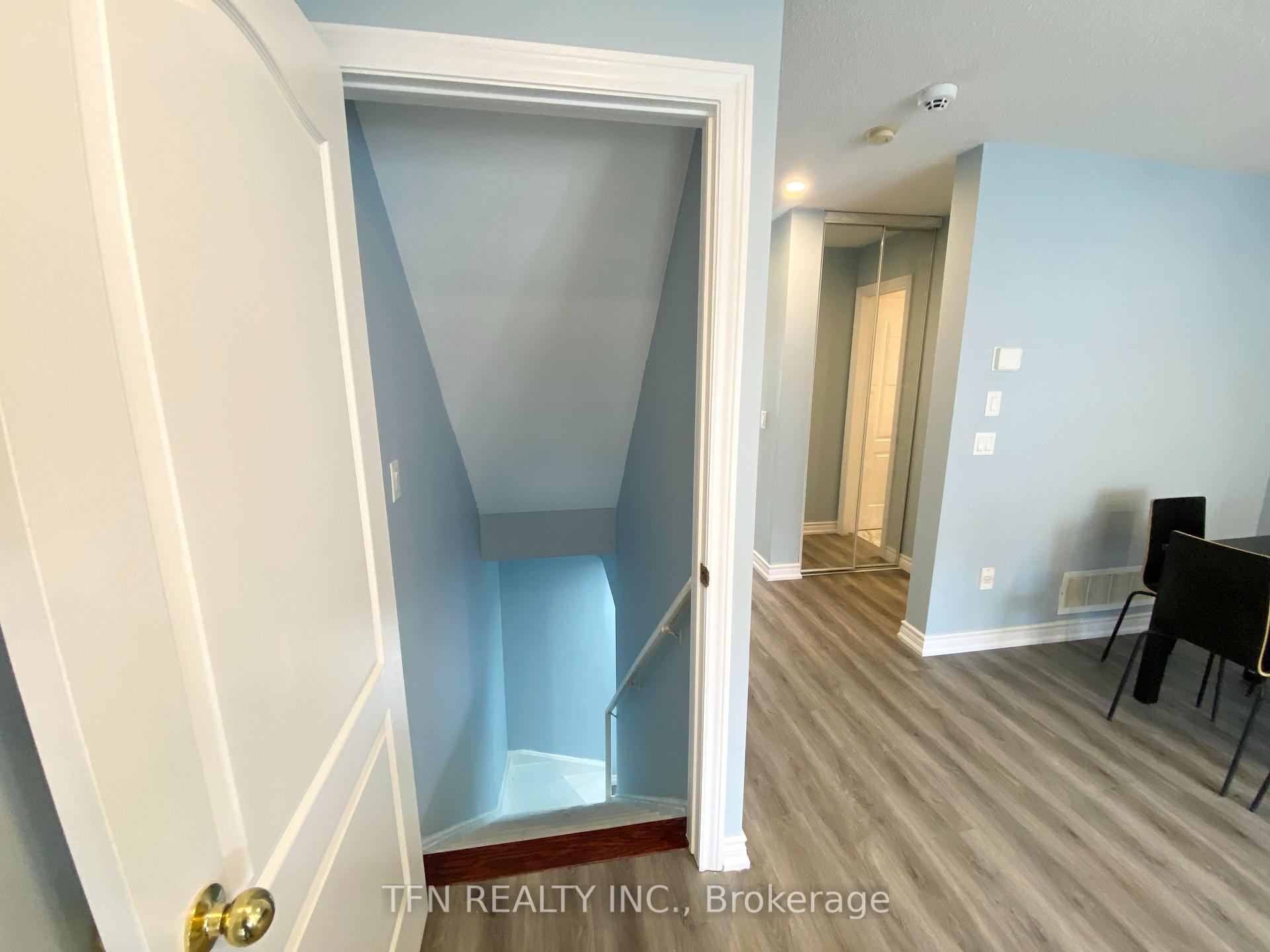 3020 Cedarglen Gate 42