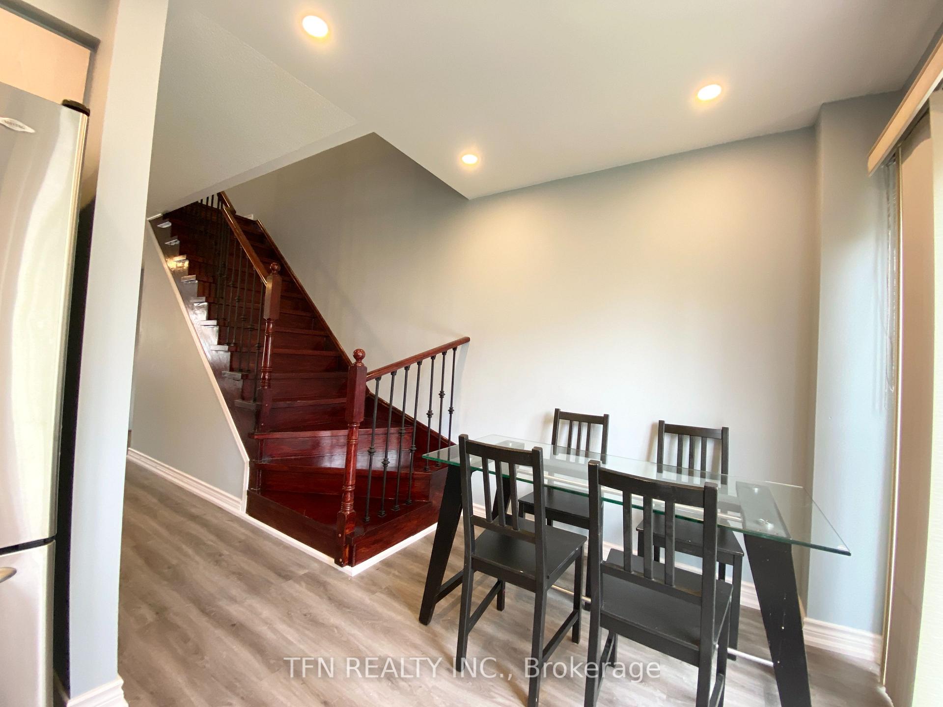 3020 Cedarglen Gate 42