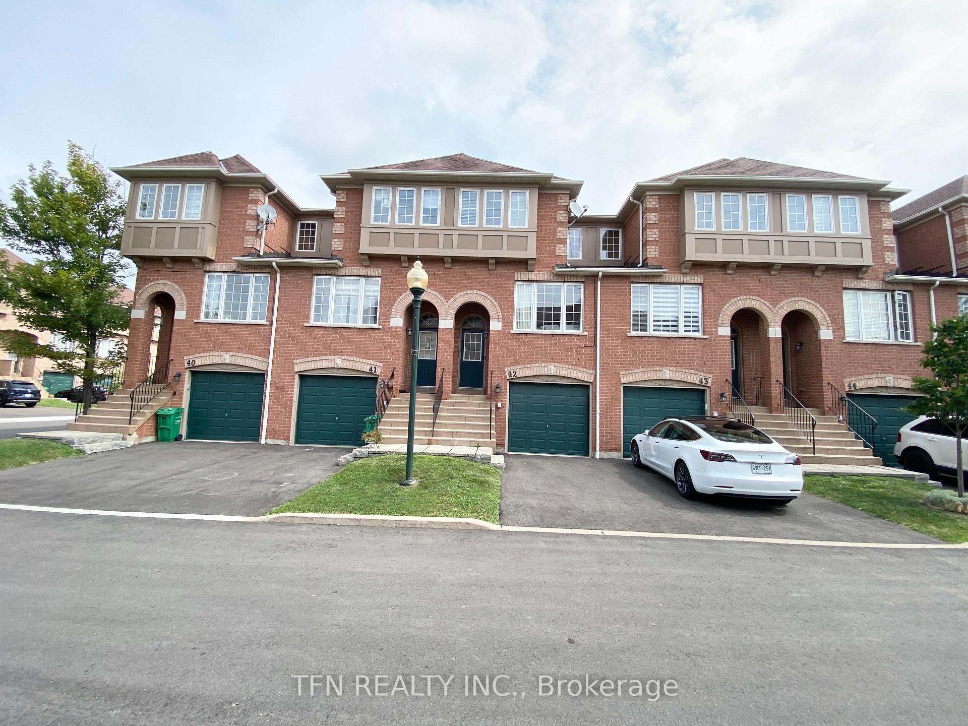 3020 Cedarglen Gate 42