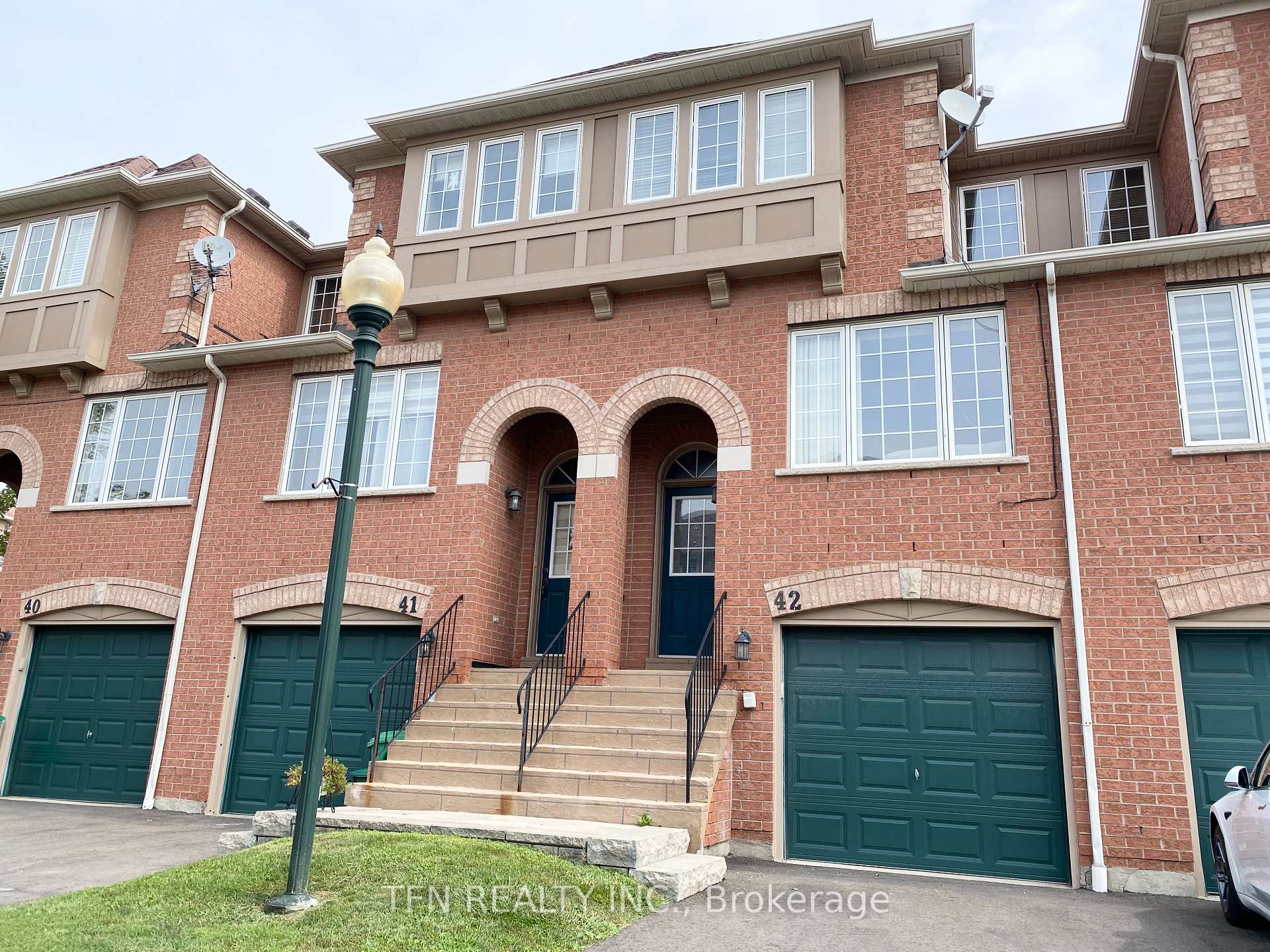 3020 Cedarglen Gate 42