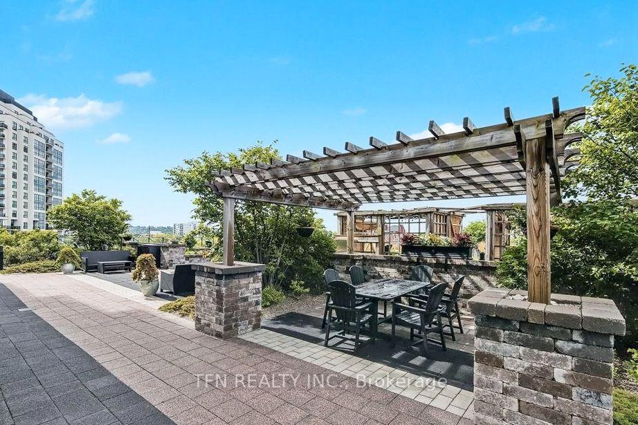 160 MACDONELL Street 1508