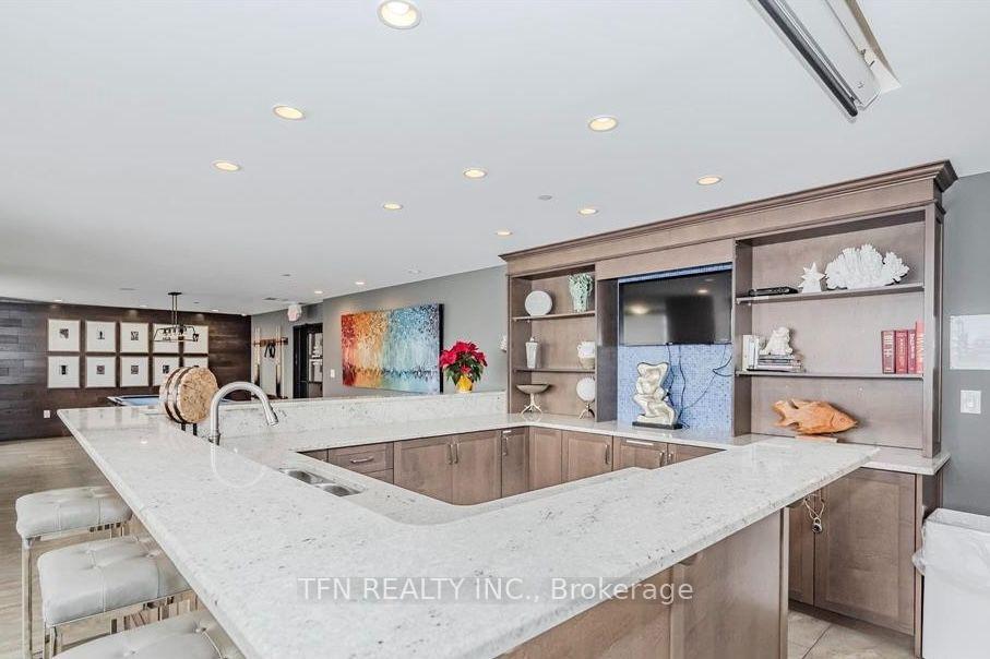 160 MACDONELL Street 1508