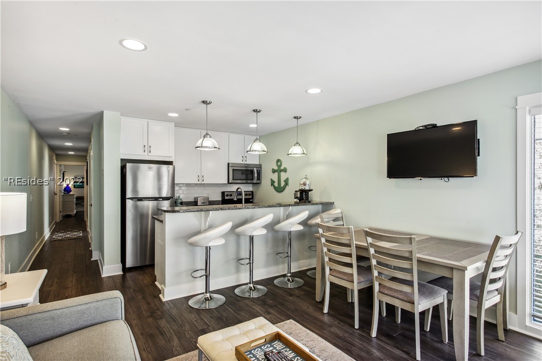 43 S Forest Beach Drive Unit: 201