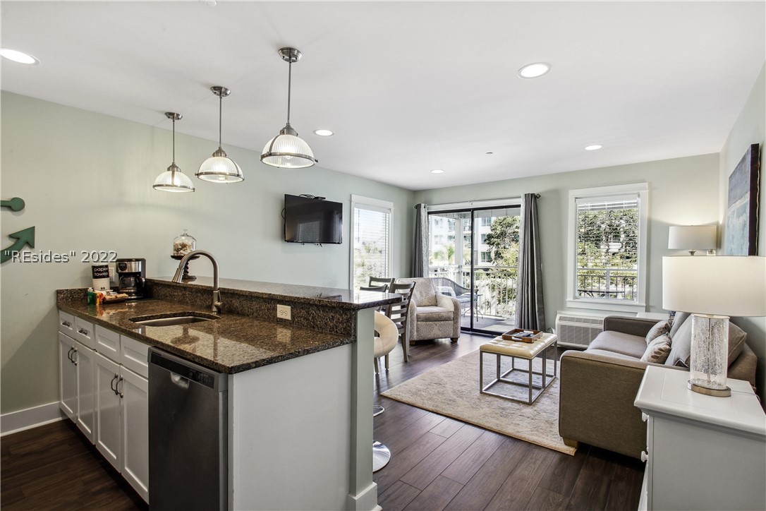 43 S Forest Beach Drive Unit: 201