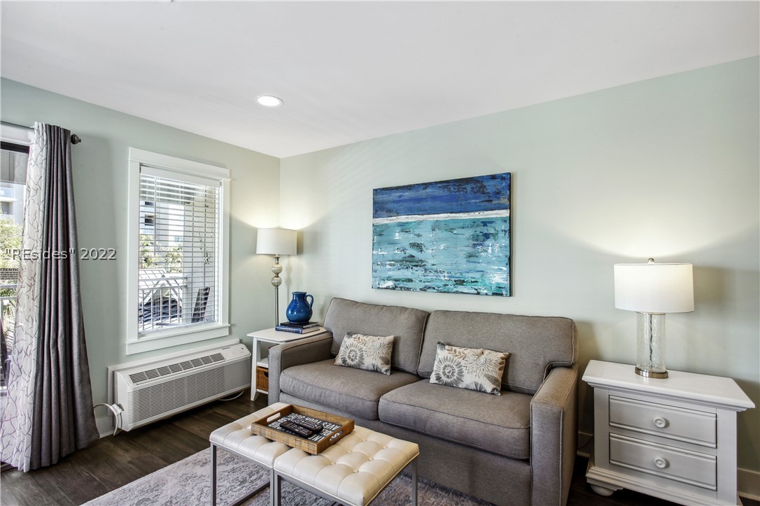 43 S Forest Beach Drive Unit: 201